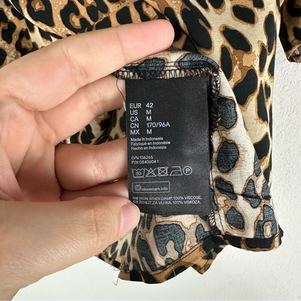 H&M Brown Tan Cheetah Animal Print Casual Short Ruched Sleeves Top Size Medium - Picture 5 of 7